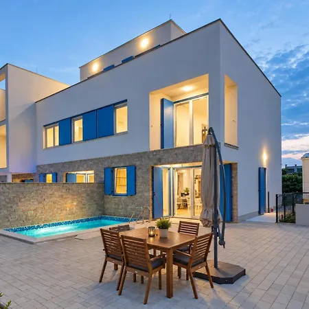 Miri Olive Villa *